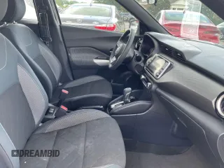 2020 Nissan Kicks SV z VIN 3N1CP5CVXLL502134, wystawiony jako Copart lot #61497105 z przebiegiem 106 650 mil mil oraz Szkoda całkowita • Salvage title. Historia ofert i sprzedaży dostępna na DreamBid. Obrazek 5.