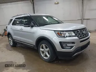 2017 Ford Explorer XLT z VIN 1FM5K8D85HGE35206, wystawiony jako IAAI lot #42417957 z przebiegiem 84 873 mil mil oraz . Historia ofert i sprzedaży dostępna na DreamBid. Obrazek 1.