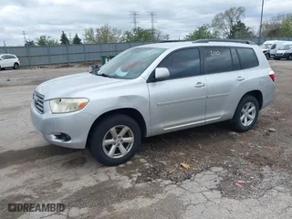 2009 Toyota Highlander with VIN JTEDS41A792092585, listed as a IAAI auction lot 42092110 with 266,217 mi miles. Bid and sale history available at carsss.com. Image 17.