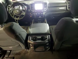 2024 Ram 1500 Big Horn z VIN 1C6SRFFT3RN105058, wystawiony jako Copart lot #46500315 z przebiegiem 25 112 mil mil oraz Szkoda całkowita • Salvage title. Historia ofert i sprzedaży dostępna na DreamBid. Obrazek 8.