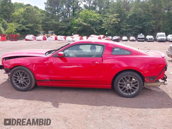 2014 Ford Mustang V6 with VIN 1ZVBP8AMXE5297869, listed as a IAAI auction lot 42452664 with 164,356 mi miles and . Bid and sale history available at DreamBid. Image 15.