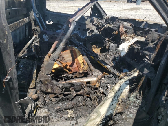 2003 Ford F-150 XL z VIN 2FTRF17W53CA11627, wystawiony jako Copart lot #53781405 z przebiegiem Nie podano mil oraz Szkoda całkowita • Salvage title. Historia ofert i sprzedaży dostępna na DreamBid. Obrazek 10.