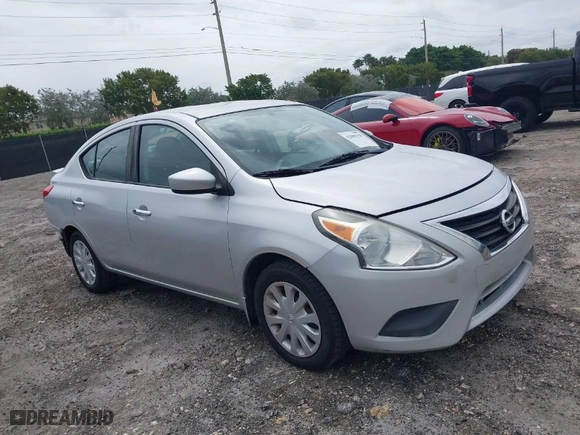 2016 Nissan Versa S with VIN 3N1CN7AP8GL883199, listed as a IAAI auction lot 42005328 with 40,659 mi miles. Bid and sale history available at carsss.com. Image 1.
