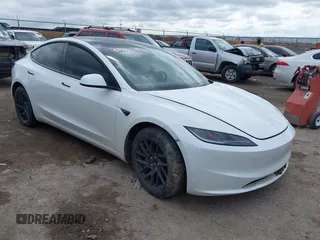 2024 Tesla Model 3 z VIN 5YJ3E1EA2RF731663, wystawiony jako IAAI lot #41832025 z przebiegiem 8 569 mil mil oraz . Historia ofert i sprzedaży dostępna na DreamBid. Obrazek 1.