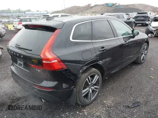 2021 Volvo XC60 Momentum с VIN YV4102RK0M1675302, выставлен на аукционе IAAI как лот 42282668 с пробегом 24 477 миль миль и . История ставок и продаж доступна на DreamBid. Изображение 4.