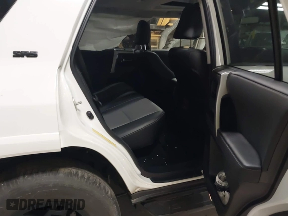 2022 Toyota 4Runner SR5 Premium с VIN JTENU5JR1N6056873, выставлен на аукционе IAAI как лот 42060542 с пробегом 41 883 миль миль и . История ставок и продаж доступна на DreamBid. Изображение 8.