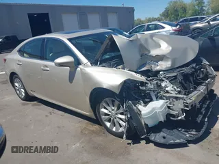 2013 Lexus ES 300h with VIN JTHBW1GG9D2012639, listed as a IAAI auction lot 42157365 with 102,070 mi miles and . Bid and sale history available at DreamBid. Image 1.