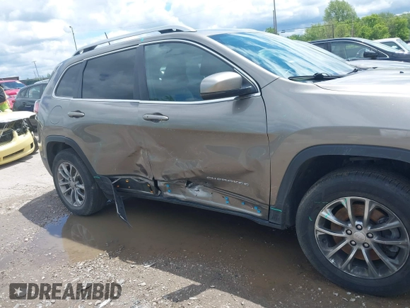 2020 Jeep Cherokee Latitude Plus with VIN 1C4PJMLB1LD569548, listed as a IAAI auction lot 42330117 with 37,897 mi miles and . Bid and sale history available at DreamBid. Image 6.