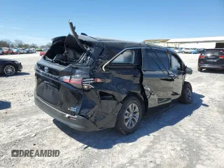 2022 Toyota Sienna XLE with VIN 5TDYRKEC8NS106689, listed as a Copart auction lot 49428235 with 115,719 mi miles and Salvage Title. Bid and sale history available at carsss.com. Image 3.