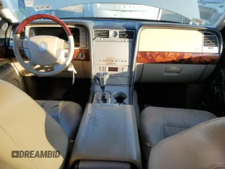 2006 Lincoln Navigator Luxury with VIN 5LMFU28586LJ09722, listed as a Copart auction lot 88889405 with 170,696 mi miles and Salvage Title. Bid and sale history available at carsss.com. Image 8.