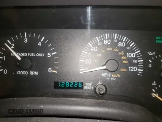 1998 Jeep Cherokee Sport with VIN 1J4FJ68S2WL239891, listed as a Copart auction lot 62966025 with 128,226 mi miles and Clean title. Bid and sale history available at DreamBid. Image 9.
