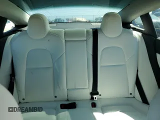 2020 Tesla Model 3 Standard Range Plus z VIN 5YJ3E1EA2LF775170, wystawiony jako Copart lot #46892785 z przebiegiem 48 539 mil mil oraz Szkoda całkowita • Salvage title. Historia ofert i sprzedaży dostępna na DreamBid. Obrazek 10.