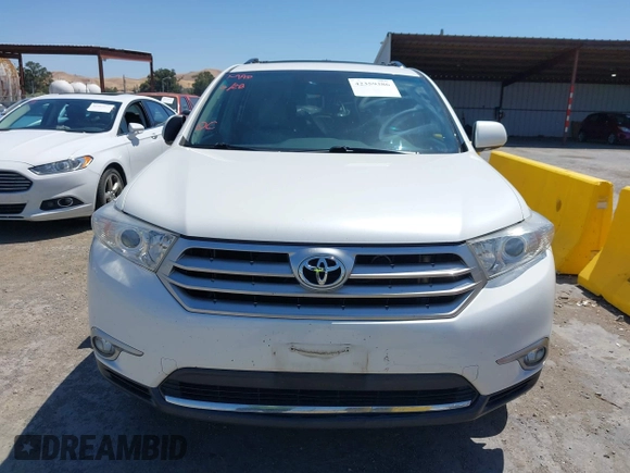 2011 Toyota Highlander Limited with VIN 5TDDK3EH5BS063462, listed as a IAAI auction lot 42359386 with 129,809 mi miles and . Bid and sale history available at DreamBid. Image 12.