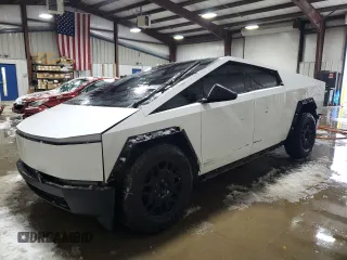 2024 Tesla Cybertruck z VIN 7G2CEHED7RA019582, wystawiony jako Copart lot #87906725 z przebiegiem Nie podano mil oraz Szkoda całkowita • Salvage title. Historia ofert i sprzedaży dostępna na DreamBid. Obrazek 1.