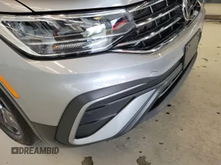 2023 Volkswagen Tiguan SE z VIN 3VV2B7AX8PM058650, wystawiony jako IAAI lot #42801702 z przebiegiem 39 472 mil mil oraz . Historia ofert i sprzedaży dostępna na DreamBid. Obrazek 20.