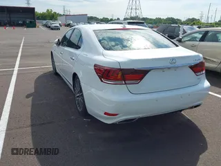2013 Lexus LS 460 с VIN JTHCL5EF8D5019482, выставлен на аукционе IAAI как лот 42612274 с пробегом 64 972 миль миль и . История ставок и продаж доступна на DreamBid. Изображение 3.