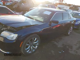 2017 Chrysler 300 Limited with VIN 2C3CCAAG0HH603628, listed as a IAAI auction lot 41333198 with 85,912 mi miles. Bid and sale history available at carsss.com. Image 15.
