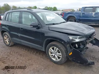 2017 Volkswagen Tiguan S z VIN WVGBV7AX5HK019458, wystawiony jako IAAI lot #42213880 z przebiegiem 127 067 mil mil oraz . Historia ofert i sprzedaży dostępna na DreamBid. Obrazek 1.