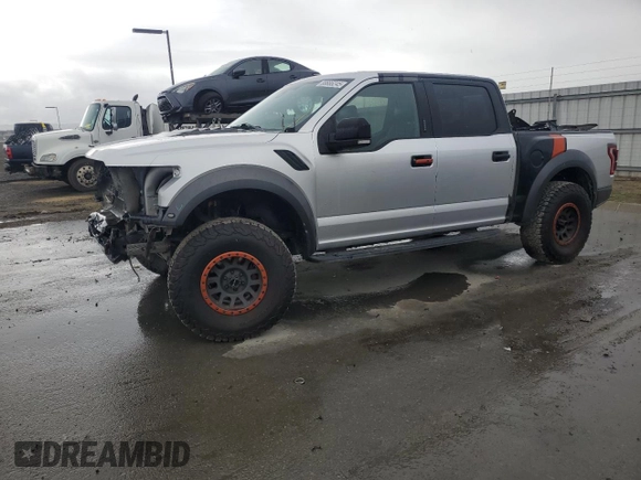 2017 Ford F-150 Raptor with VIN 1FTFW1RG7HFA26506, listed as a Copart auction lot 88686245 with 105,605 mi miles and Salvage Title. Bid and sale history available at carsss.com. Image 1.