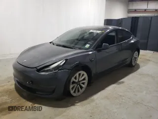 2023 Tesla Model 3 z VIN 5YJ3E1EA4PF436397, wystawiony jako Copart lot #64508785 z przebiegiem 87 697 mil mil oraz Czysty tytuł • Clean title. Historia ofert i sprzedaży dostępna na DreamBid. Obrazek 1.