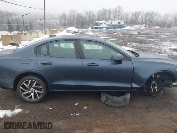 2019 Volvo S60 Momentum with VIN 7JRA22TK1KG014749, listed as a IAAI auction lot 41538244 with 68,224 mi miles. Bid and sale history available at carsss.com. Image 13.