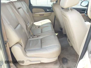 2008 Chevrolet Suburban LTZ with VIN 1GNFK16Y78R121985, listed as a IAAI auction lot 42602591 with 186,975 mi miles and . Bid and sale history available at DreamBid. Image 8.