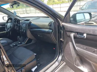 2013 Kia Sorento LX with VIN 5XYKT3A19DG381288, listed as a IAAI auction lot 42797647 with 220,000 mi miles and . Bid and sale history available at DreamBid. Image 5.