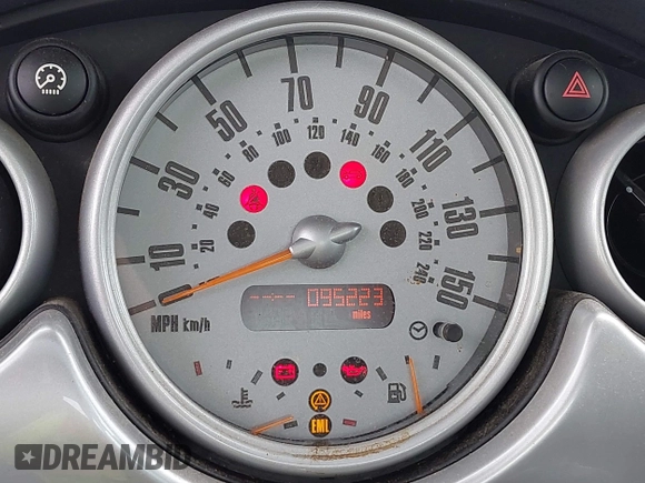 2006 MINI Hardtop with VIN WMWRC33566TK64108, listed as a IAAI auction lot 42353050 with 95,223 mi miles and . Bid and sale history available at DreamBid. Image 7.