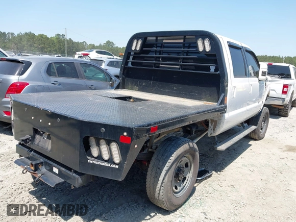 2011 Ford F-250 XL z VIN 1FT7W2BT4BEA25697, wystawiony jako IAAI lot #42059635 z przebiegiem 180 000 mil mil oraz . Historia ofert i sprzedaży dostępna na DreamBid. Obrazek 4.