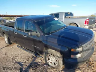 2014 Chevrolet Silverado 1500 Work Truck with VIN 1GCRCPEH7EZ398364, listed as a IAAI auction lot 40852604 with 185,998 mi miles. Bid and sale history available at carsss.com. Image 1.