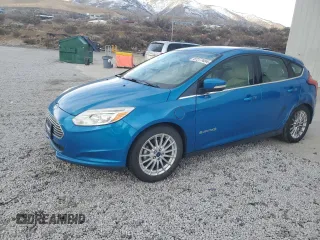 2014 Ford Focus Electric z VIN 1FADP3R41EL341620, wystawiony jako Copart lot #87277454 z przebiegiem 67 589 mil mil oraz Szkody całkowita. Historia ofert i sprzedaży dostępna na DreamBid. Obrazek 1.