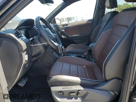 2023 Volkswagen Tiguan SEL R-Line z VIN 3VV4B7AX0PM106487, wystawiony jako Copart lot #48377585 z przebiegiem 19 646 mil mil oraz Szkoda całkowita • Salvage title. Historia ofert i sprzedaży dostępna na DreamBid. Obrazek 7.