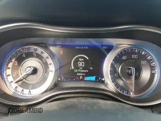 2017 Chrysler 300 Limited z VIN 2C3CCARG8HH571483, wystawiony jako Copart lot #60307865 z przebiegiem 86 606 mil mil oraz Szkoda całkowita • Salvage title. Historia ofert i sprzedaży dostępna na DreamBid. Obrazek 9.