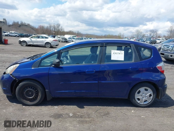 2013 Honda Fit with VIN JHMGE8H38DC047079, listed as a IAAI auction lot 42037073 with 32,794 mi miles. Bid and sale history available at carsss.com. Image 14.