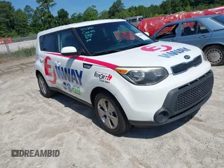 2015 Kia Soul z VIN KNDJN2A27F7776594, wystawiony jako IAAI lot #42265088 z przebiegiem 126 517 mil mil oraz . Historia ofert i sprzedaży dostępna na DreamBid. Obrazek 1.