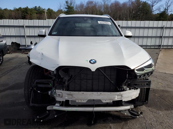 2020 BMW X5 xDrive40i with VIN 5UXCR6C04L9B36134, listed as a Copart auction lot 52220665 with 51,285 mi miles and Salvage title. Bid and sale history available at DreamBid. Image 5.