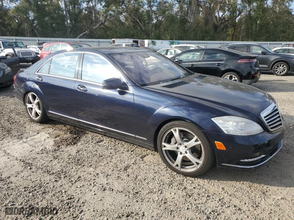 2013 Mercedes-Benz S-Class S 550 with VIN WDDNG7DB4DA493399, listed as a Copart auction lot 84270484 with 71,835 mi miles and Salvage Title. Bid and sale history available at carsss.com. Image 4.