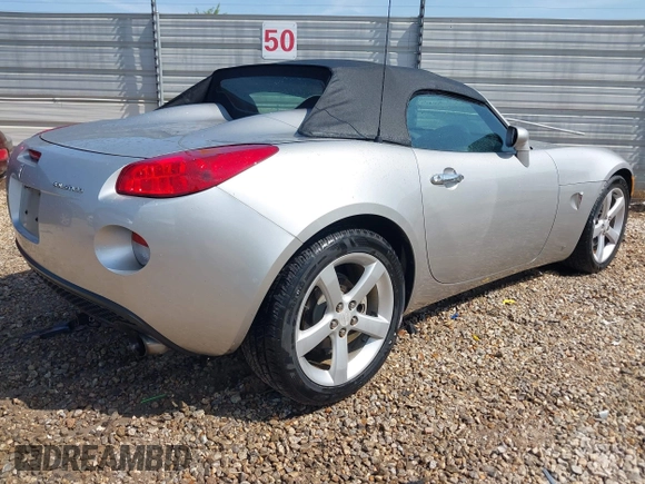 2006 Pontiac Solstice z VIN 1G2MB33B36Y000714, wystawiony jako IAAI lot #42125345 z przebiegiem 101 845 mil mil oraz . Historia ofert i sprzedaży dostępna na DreamBid. Obrazek 4.