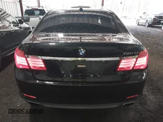 2011 BMW 7 Series 750Li xDrive z VIN WBAKC8C58BC433036, wystawiony jako IAAI lot #42055403 z przebiegiem 92 807 mil mil oraz . Historia ofert i sprzedaży dostępna na DreamBid. Obrazek 16.