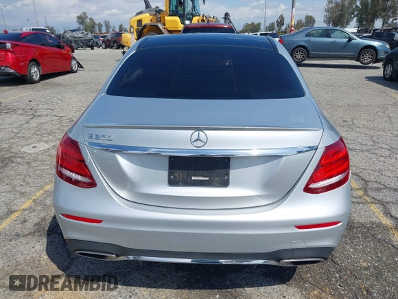 2018 Mercedes-Benz E-Class E 300 with VIN WDDZF4JB5JA455098, listed as a IAAI auction lot 41860177 with 84,612 mi miles. Bid and sale history available at carsss.com. Image 17.