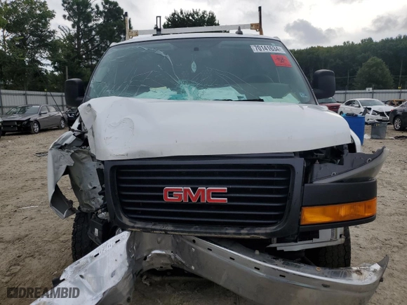 2019 GMC Savana Cargo Van with VIN 1GTW7AFG4K1372132, listed as a Copart auction lot 70141634 with 0 mi miles and Salvage Title. Bid and sale history available at carsss.com. Image 5.