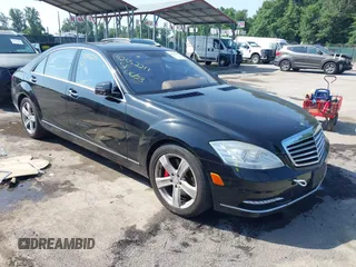 2011 Mercedes-Benz S 550 with VIN WDDNG8GB8BA375872, listed as a IAAI auction lot 42552211 with 132,354 mi miles and . Bid and sale history available at DreamBid. Image 1.