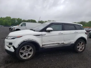 2015 Land Rover Range Rover Evoque Pure Plus z VIN SALVP2BG2FH076474, wystawiony jako Copart lot #58829335 z przebiegiem 121 495 mil mil oraz Szkoda całkowita • Salvage title. Historia ofert i sprzedaży dostępna na DreamBid. Obrazek 1.