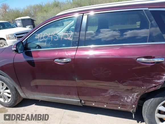 2017 Kia Sorento LX with VIN 5XYPG4A34HG192880, listed as a IAAI auction lot 42045752 with 150,772 mi miles. Bid and sale history available at carsss.com. Image 13.