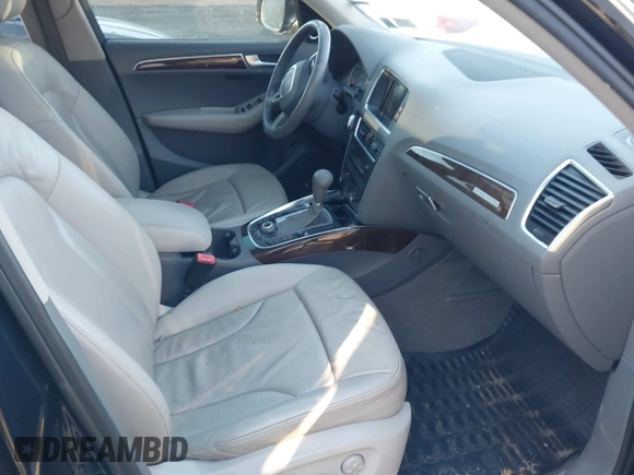 2011 Audi Q5 3.2L Premium Plus with VIN WA1DKAFP7BA008657, listed as a IAAI auction lot 41440493 with 174,033 mi miles. Bid and sale history available at carsss.com. Image 5.