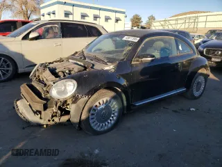 2013 Volkswagen Beetle с VIN 3VWHX7AT0DM681633, выставлен на аукционе Copart как лот 43077395 с пробегом 37 369 миль миль и Списание • Salvage title. История ставок и продаж доступна на DreamBid. Изображение 1.