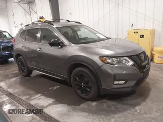 2018 Nissan Rogue SV z VIN 5N1AT2MV3JC739694, wystawiony jako IAAI lot #42251513 z przebiegiem 70 638 mil mil oraz . Historia ofert i sprzedaży dostępna na DreamBid. Obrazek 1.
