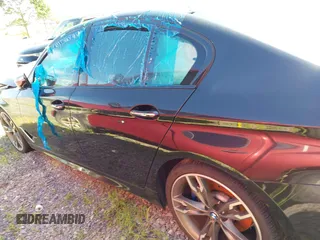 2018 BMW 5 Series M550i xDrive с VIN WBAJB9C59JB286170, выставлен на аукционе IAAI как лот 42726658 с пробегом Не указан миль и . История ставок и продаж доступна на DreamBid. Изображение 13.