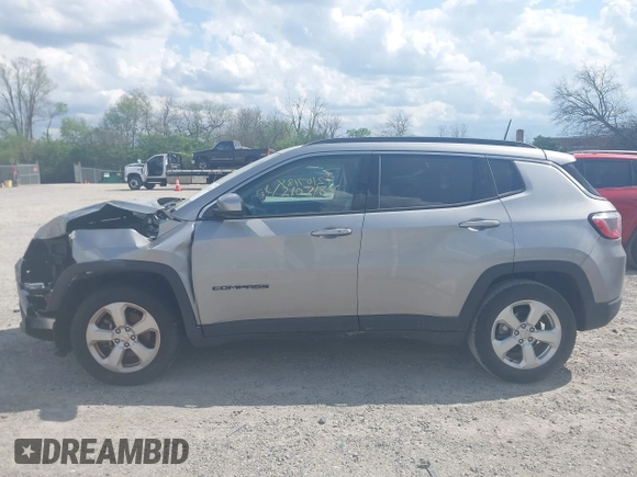 2019 Jeep Compass Altitude z VIN 3C4NJCBB7KT742453, wystawiony jako IAAI lot #42107184 z przebiegiem 97 683 mil mil oraz . Historia ofert i sprzedaży dostępna na DreamBid. Obrazek 15.