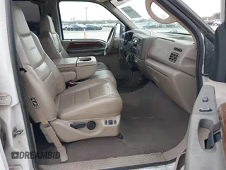 2002 Ford F-250 XL z VIN 1FTNW21F52ED46120, wystawiony jako IAAI lot #41681768 z przebiegiem 242 053 mil mil oraz . Historia ofert i sprzedaży dostępna na DreamBid. Obrazek 5.